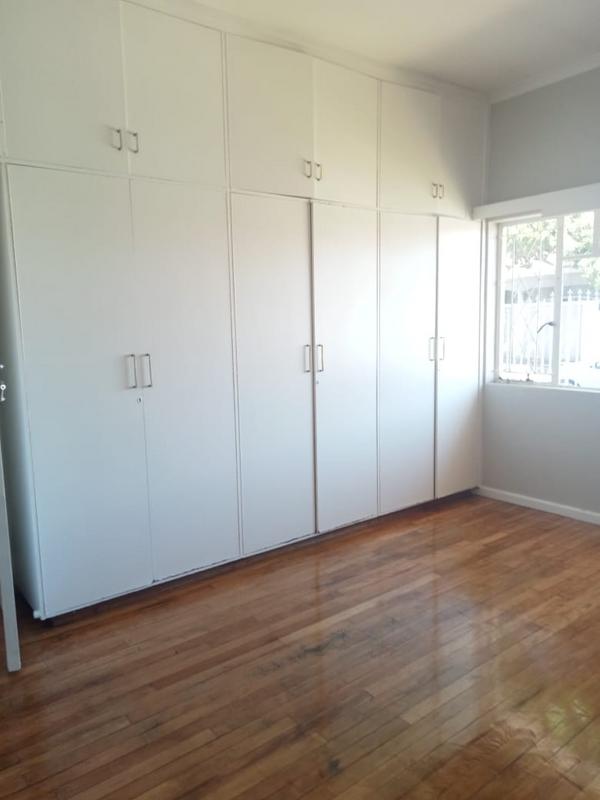 To Let 4 Bedroom Property for Rent in Goodwood Central Western Cape